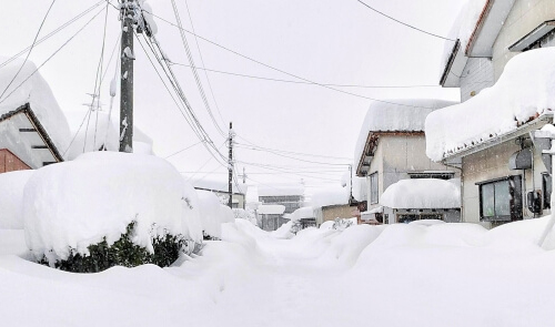雪が積もった町並み